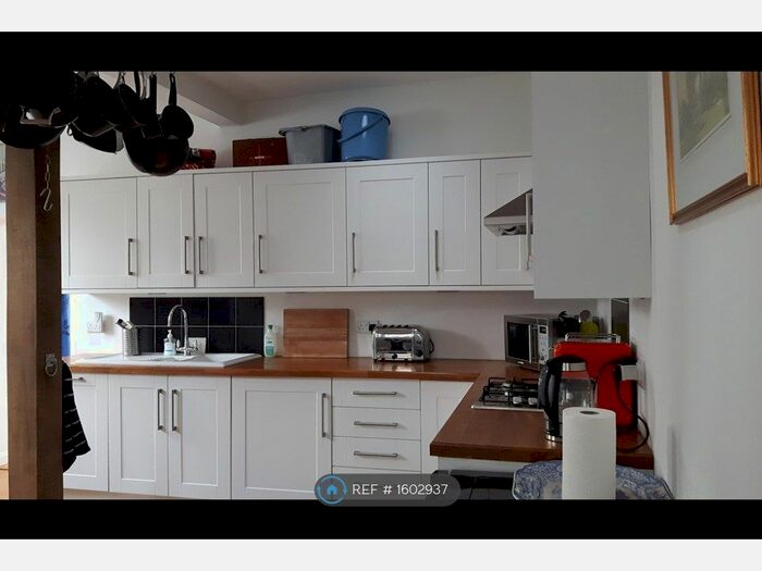 2 Bedroom Bungalow To Rent In East Street, Lewes, BN7