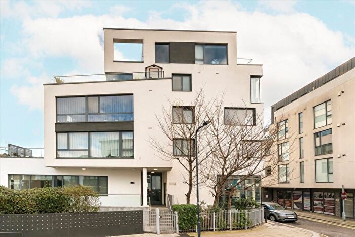 2 Bedroom Flat For Sale In Wellington Road, Kensal Rise, NW10
