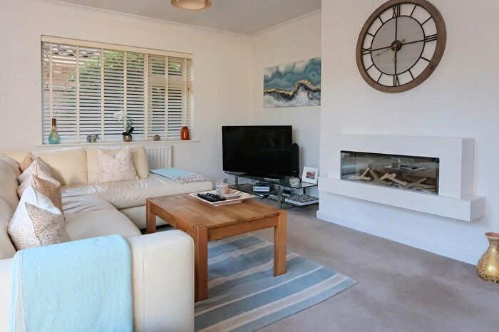 4 Bedroom Detached House For Sale In Regis Avenue, Aldwick Bay Estate, Aldwick, West Sussex, PO21