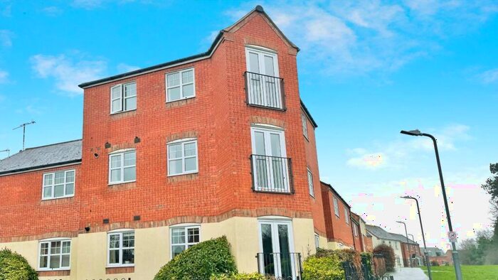 2 Bedroom Apartment For Sale In Lloyds Way, Stratford-upon-Avon, CV37