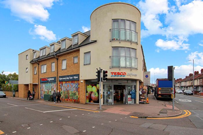 1 Bedroom Flat For Sale In Harwoods Road, Watford, WD18