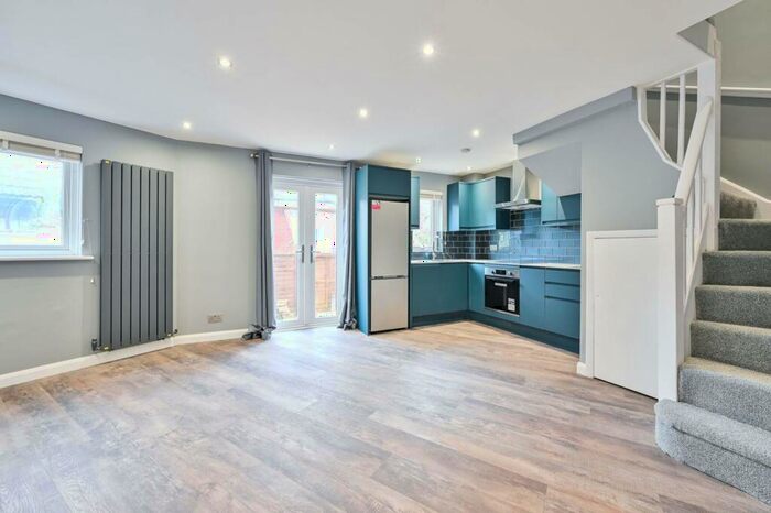 1 Bedroom Terraced House To Rent In Reveley Square, Canada Water, London, SE16