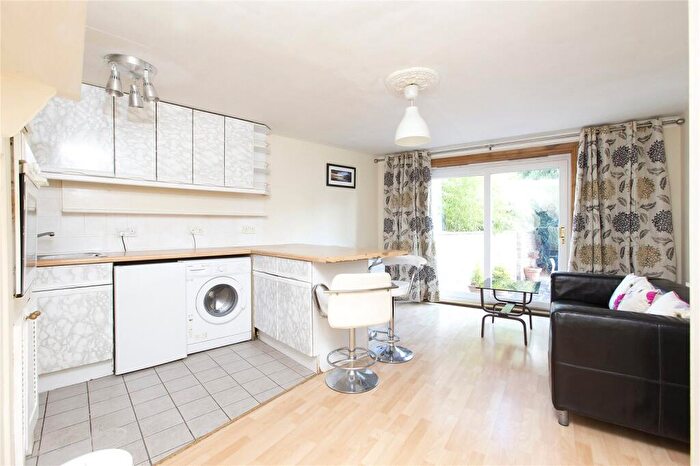 1 Bedroom Flat To Rent In Craigcrook Road, Davidson's Mains, Edinburgh, EH4