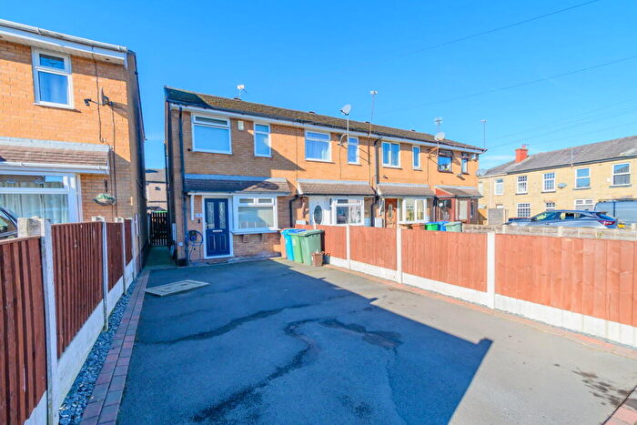 2 Bedroom Semi-Detached House For Sale In Lock Close, Heywood, OL10