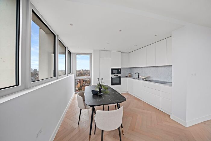 3 Bedroom Flat To Rent In Mapple Path, London, E5