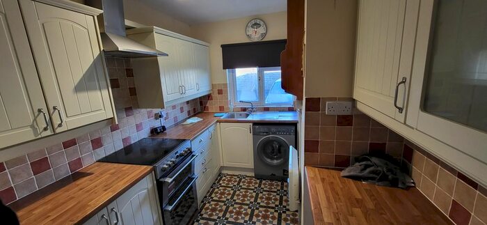 2 Bedroom Flat To Rent In Heathwood Road, Cardiff, CF14