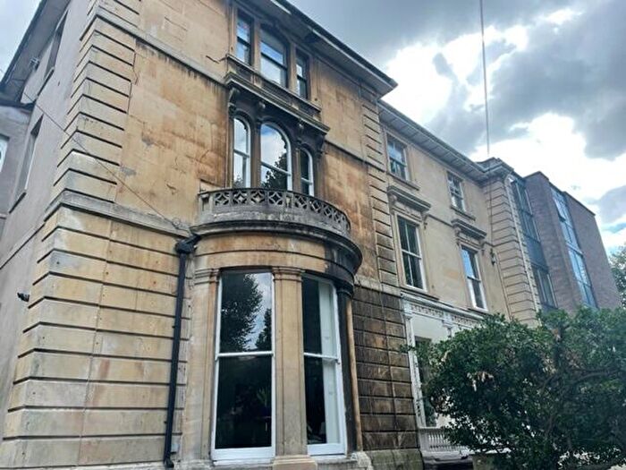 3 Bedroom Flat To Rent In Westfield Park, Bristol, BS6