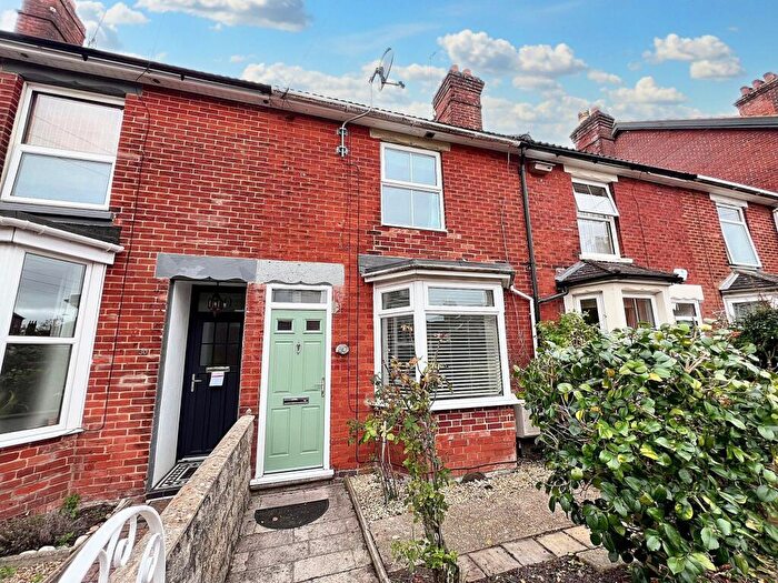 4 Bedroom Terraced House For Sale In Marlborough Road, Salisbury, SP1