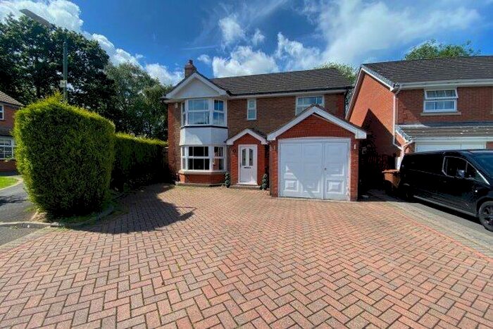 4 Bedroom Property To Rent In Greenacres Close, Walsall, WS9