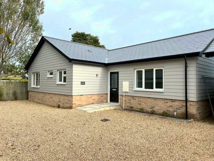 3 Bedroom Bungalow To Rent In The Street, Beck Row, IP28