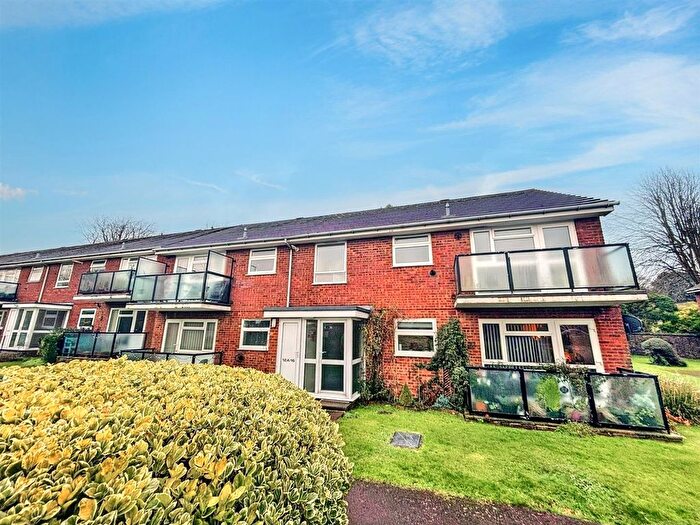 2 Bedroom Flat For Sale In Shortdean Place, Eastbourne, BN21