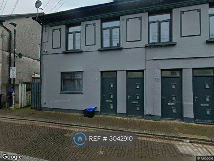 2 Bedroom Flat To Rent In Perrott St, Treharris, CF46