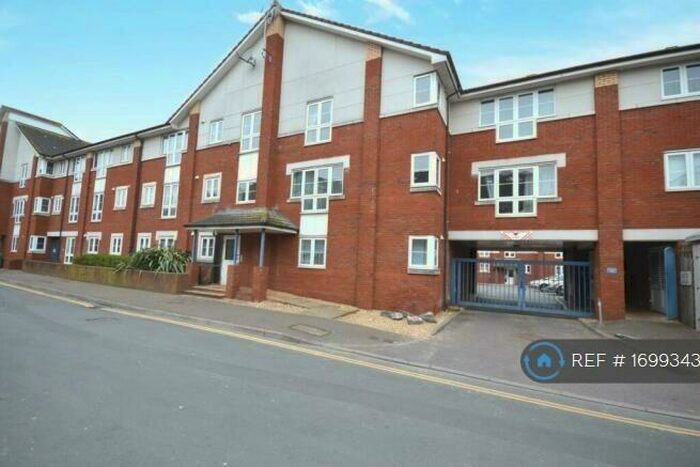 1 Bedroom Flat To Rent In Eveleighs Court, Exeter, EX4