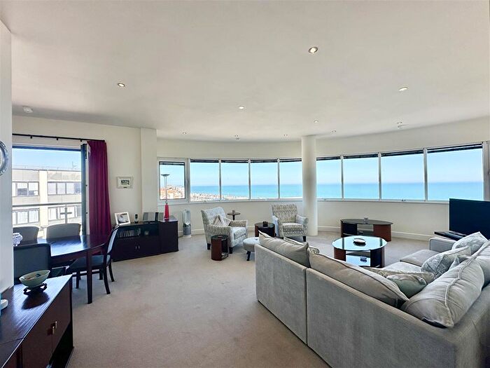 3 Bedroom Flat For Sale In Egerton Road, Bexhill-On-Sea, TN39