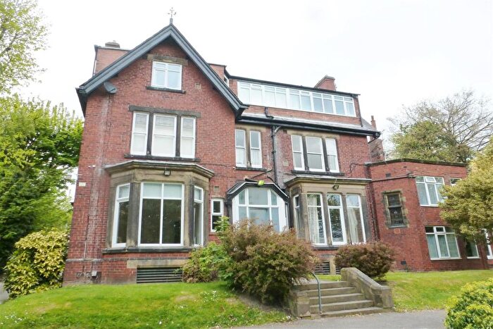 1 Bedroom Apartment To Rent In Flat, Lidgett Lane, Leeds, LS17