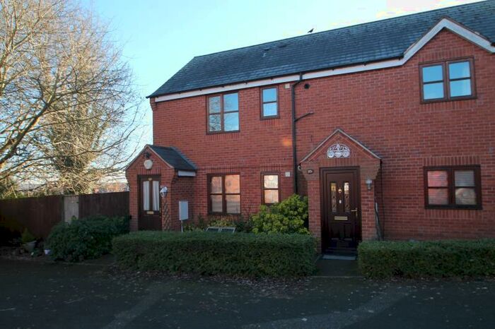 2 Bedroom Apartment To Rent In Beecher Street, Halesowen, West Midlands, B63