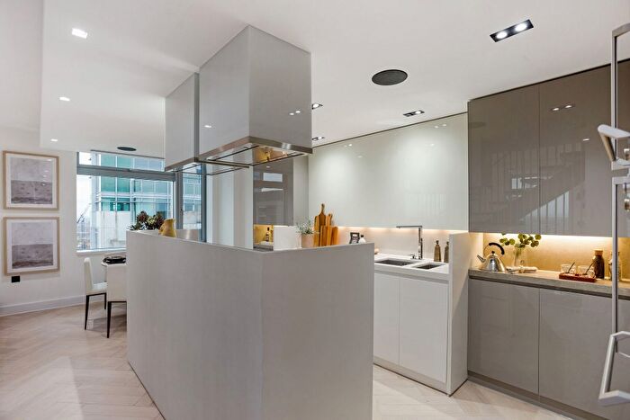 2 Bedroom Flat For Sale In Pan Peninsula Square, London, E14