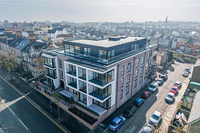 2 Bedroom Apartment For Sale In Windsor Gardens Windsor Road, Penarth, Cardiff, CF64