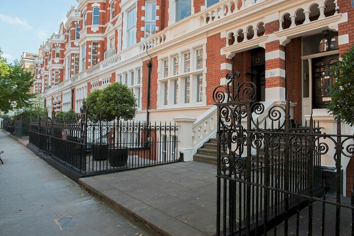 1 Bedroom Flat To Rent In Bolton Gardens, London, SW5