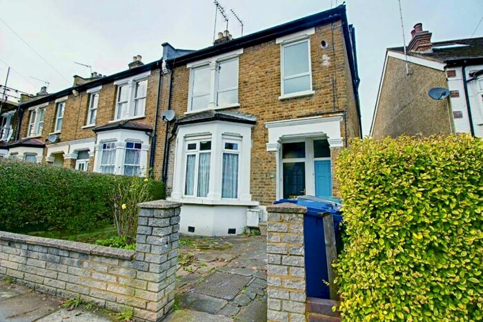 1 Bedroom Flat To Rent In Goldsmith Road, New Southgate, N11