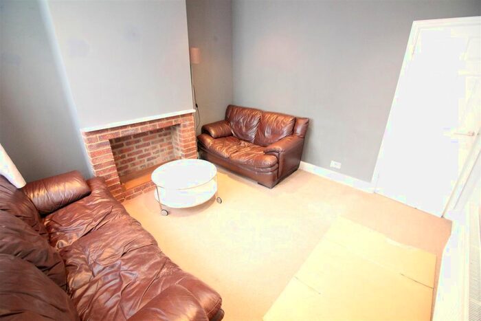 2 Bedroom Property To Rent In Myrtle Road, Hounslow, TW3