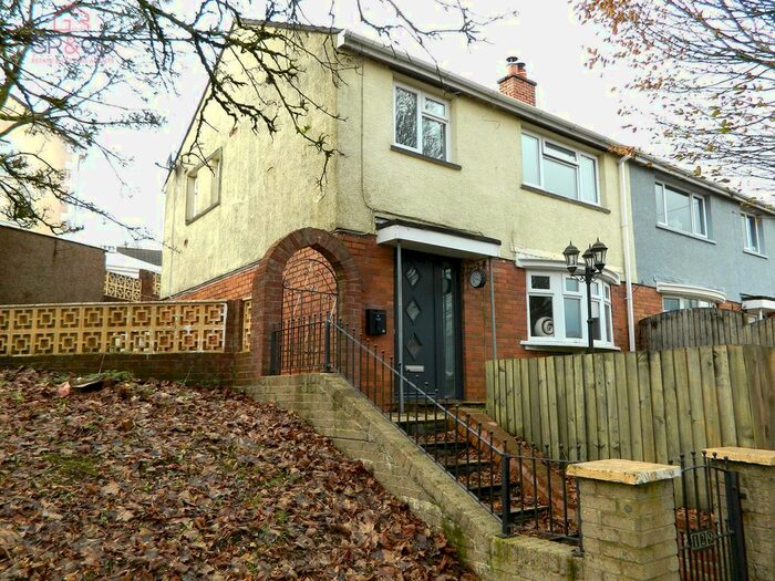 3 Bedroom Semi-Detached House To Rent In Gwent Way, Tredegar, NP22