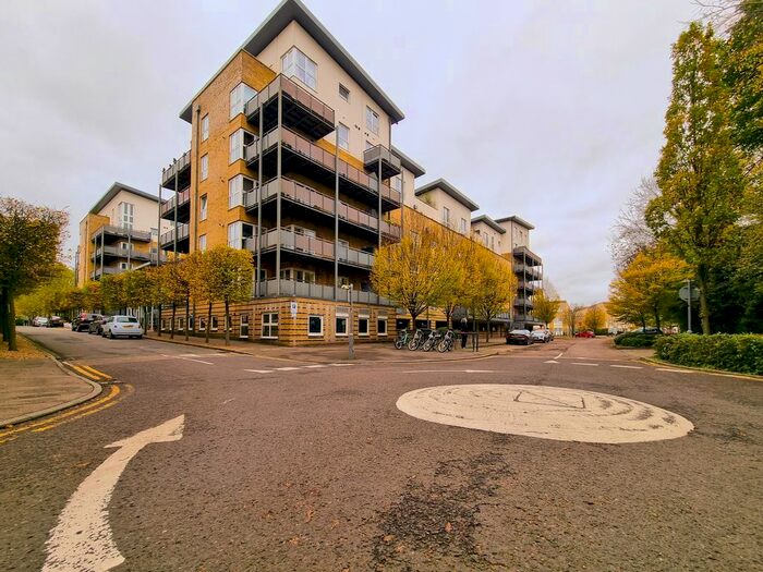 2 Bedroom Flat To Rent In Metropolitan Station Approach, Watford, WD18