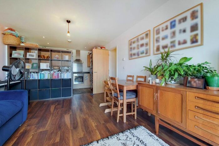 2 Bedroom Flat To Rent In Rye Lane, Peckham Rye, London, SE15