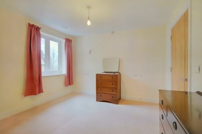 1 Bedroom Apartment For Sale In Wardington Court, Welford Road, Northampton, Northamptonshire, NN2