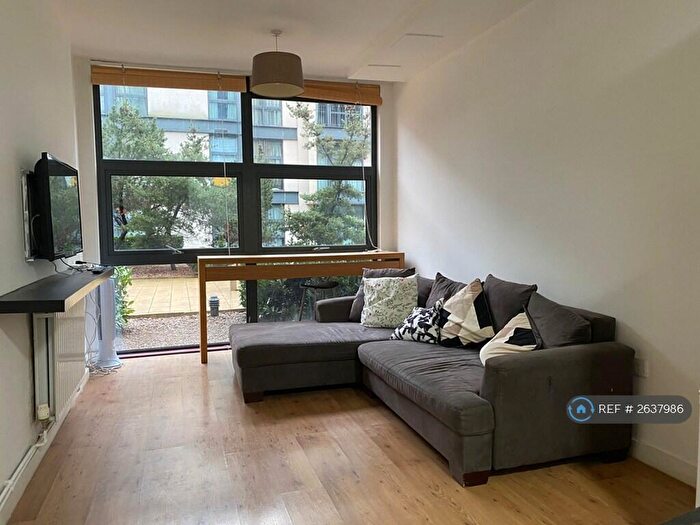2 Bedroom Flat To Rent In Manilla Street, London, E14
