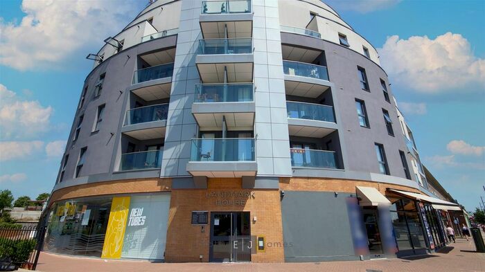 2 Bedroom Flat To Rent In The Broadway, Loughton, IG10