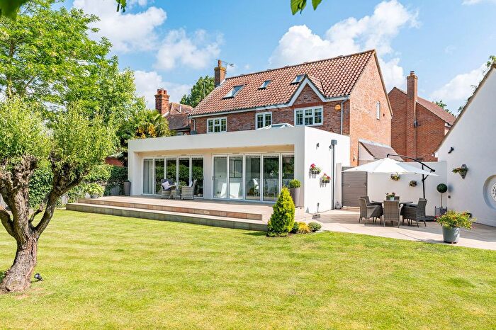 4 Bedroom Detached House For Sale In Old Church Road, East Hanningfield, Chelmsford, CM3