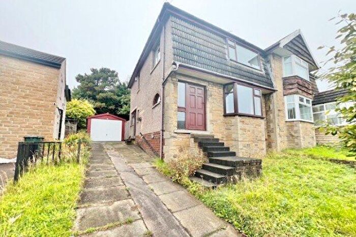 3 Bedroom Property To Rent In Windermere Road, Bradford, BD7