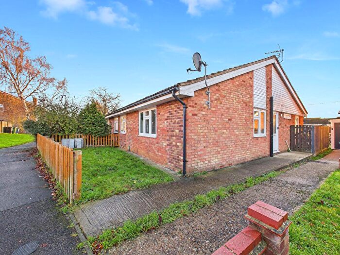 3 Bedroom Bungalow For Sale In Ridgeway, Eynesbury, St. Neots, PE19