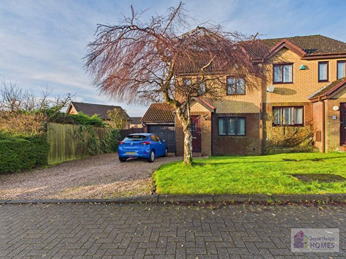 3 Bedroom Semi Detached House For Sale In Dunvegan Place, Stewartfield, East Kilbride, G74