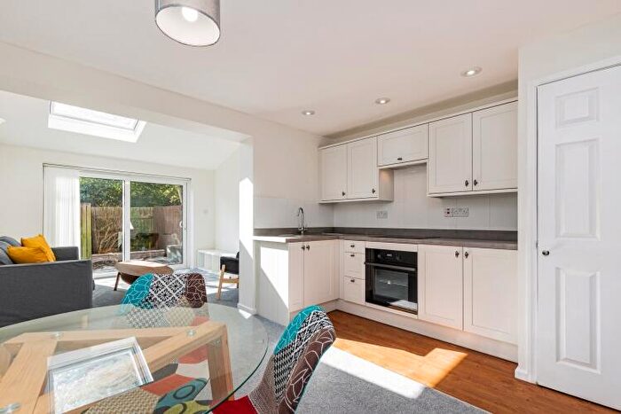 1 Bedroom Apartment To Rent In Harefields, North Oxford, OX2