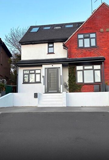 5 Bedroom Terraced House To Rent In Primrose Hill, Kings Langley, WD4