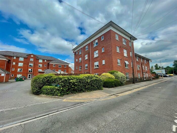 2 Bedroom Flat To Rent In Boundary Road, Newbury, RG14