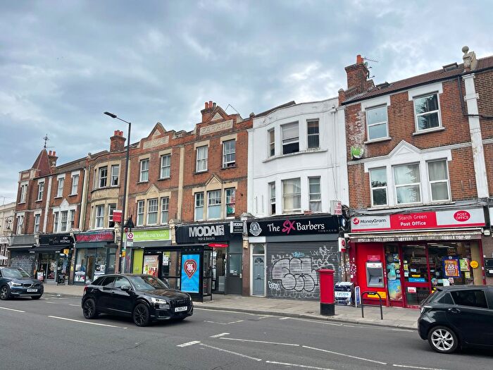 Studio To Rent In Askew Road, Shepherds Bush, London, W12