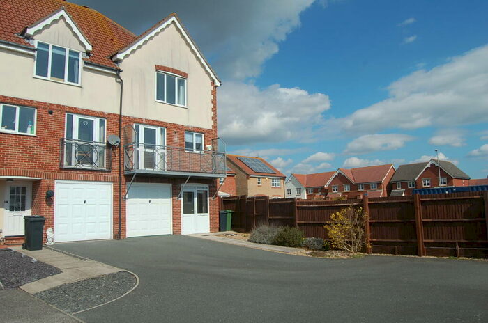 4 Bedroom Town House To Rent In Hobart Quay, Sovereign Harbour, BN23