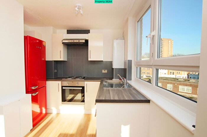 4 Bedroom Flat To Rent In Badric Court, Yelverton Road, London, SW11