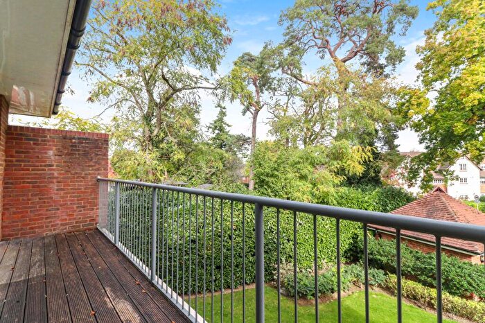 2 Bedroom Apartment For Sale In Station Road, Beaconsfield, HP9