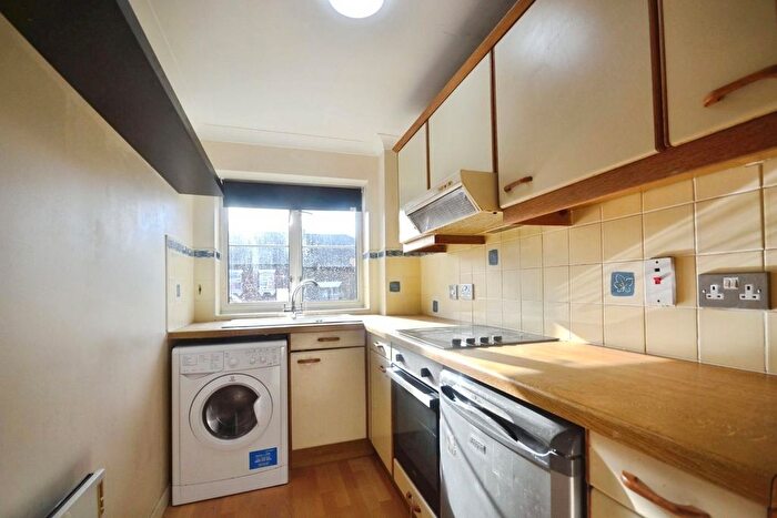1 Bedroom Flat To Rent In Sidmouth Court, Sidmouth Street, Reading, Berkshire, RG1