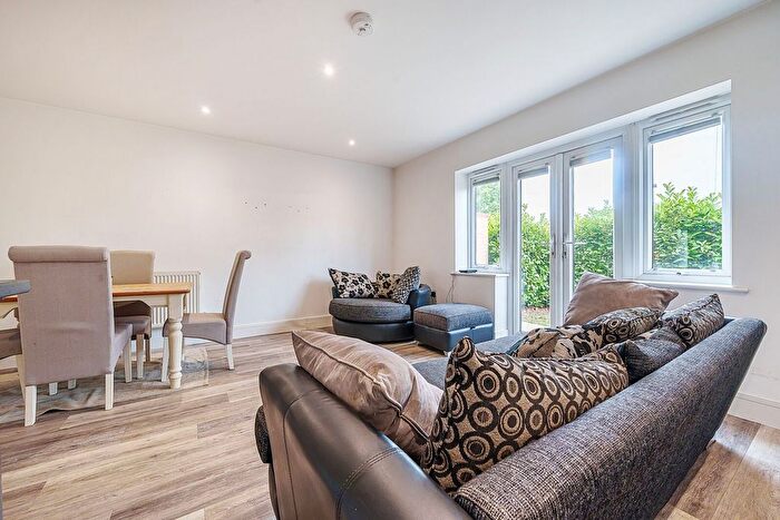 1 Bedroom Flat To Rent In Woking, Surrey, Woking, Woking, GU22