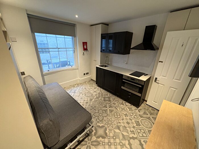 Apartment To Rent In Studio Flat, Gloucester Place, Baker Street, NW1