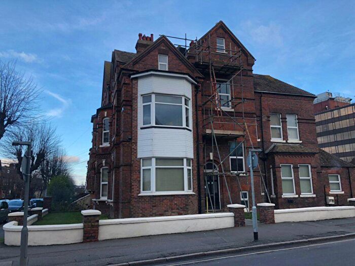 1 Bedroom Flat To Rent In Cheriton Gardens, Folkestone, CT20