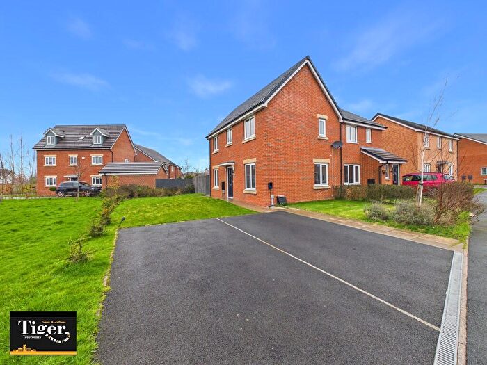 3 Bedroom Semi Detached House For Sale In Pankhurst Way, Blackpool, FY4