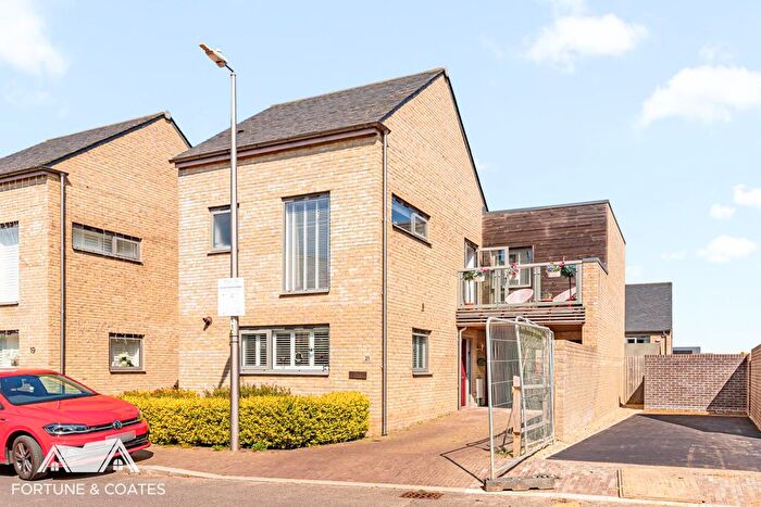 4 Bedroom Link Detached House For Sale In Round House Way, Newhall, Harlow, CM17