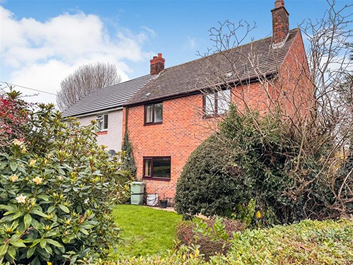 3 Bedroom Semi Detached House For Sale In Springfield Road, Barlow, Dronfield, S18