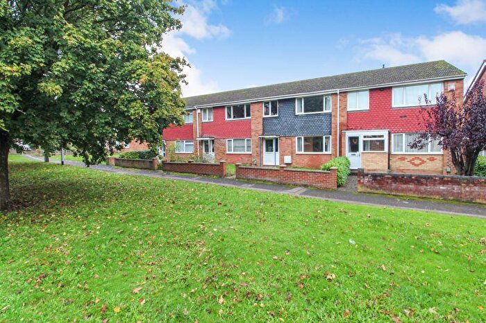 3 Bedroom Terraced House To Rent In Kenilworth Walk, Bedford, MK41